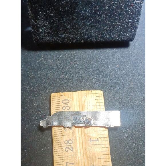 B F Goodrich Racing Tires Pin Yellow & Black Semi - Picture 4 of 7